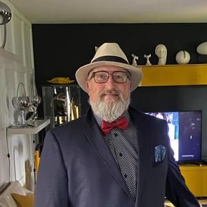 Meet your Posher, Eric